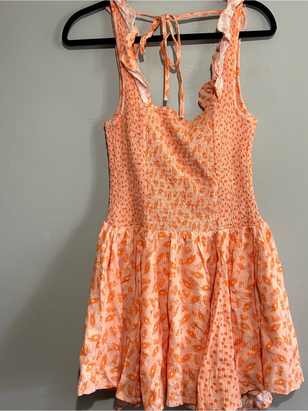 New Free People Smocked Mini Dress in Peach Floral small - Picture 2 of 7